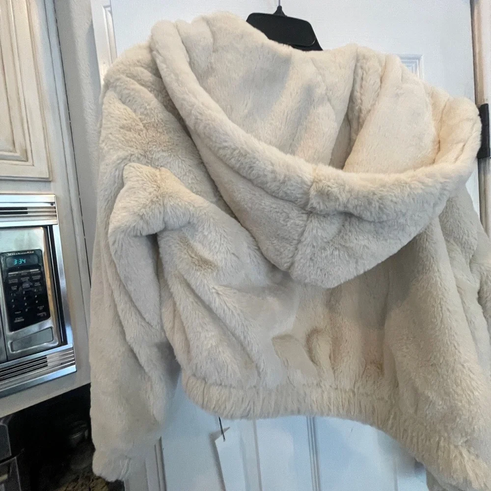 VIGOSS Faux Fur Bomber jacket with Hoodie - size L - Picture 8 of 8